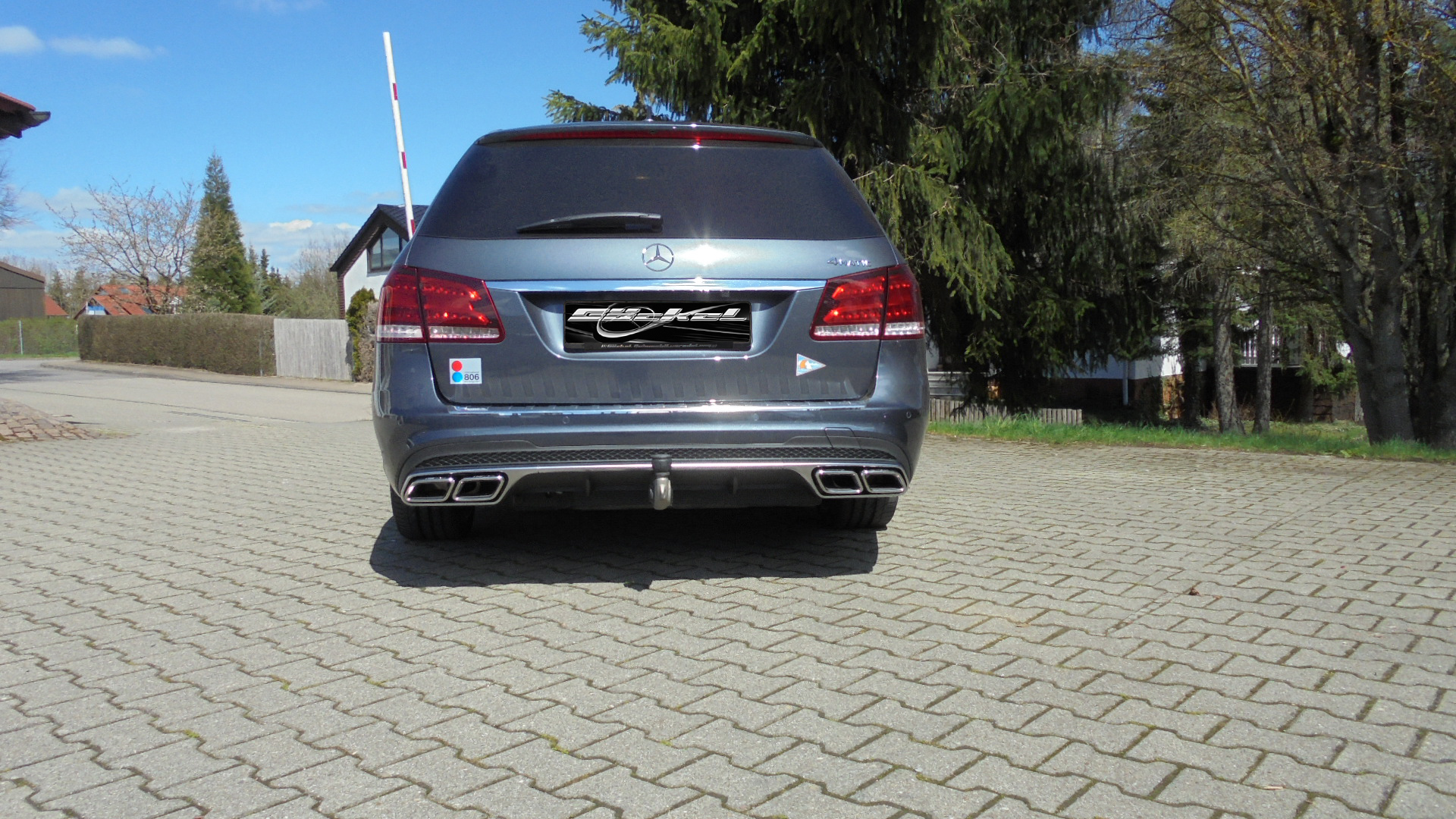 AMG 63 mit AHK Anh&auml;ngerkupplung Facelift Styling E-Klasse W212 goeckel automobilveredelung