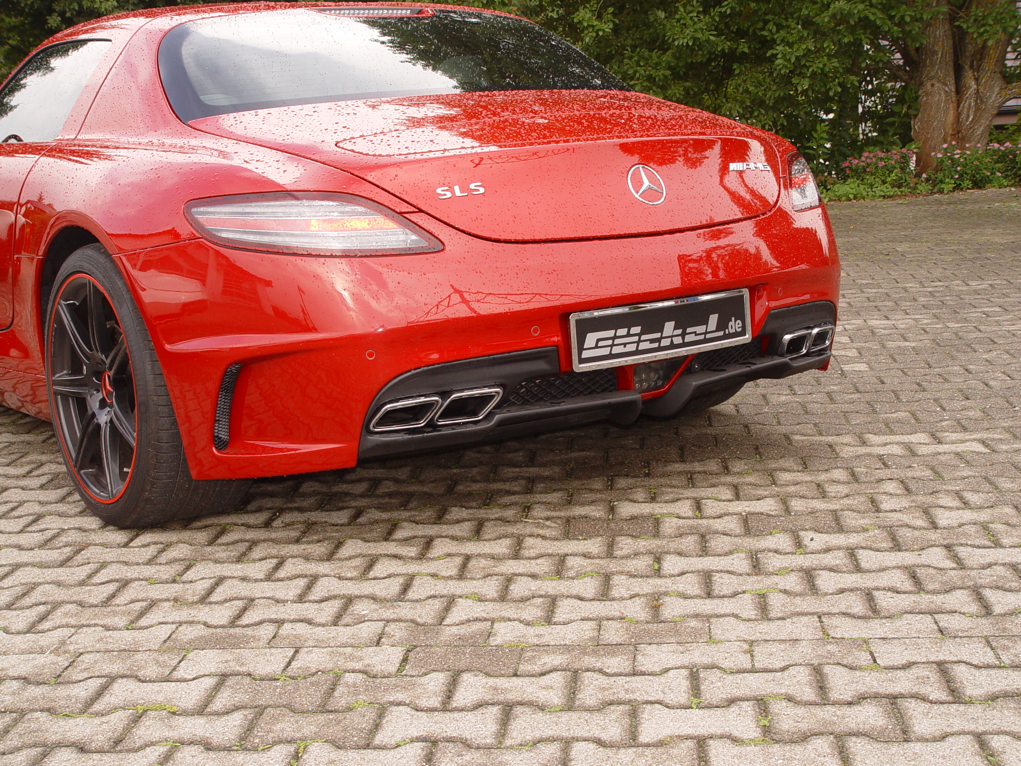 SLS C197 Coupe, Roadster, Black Series Look auf der Basis des Serien SLS. Keine Karosseriebearbeitung notwendig. Jederzeit r&uuml;ckr&uuml;stbar. G&ouml;ckel Performance 