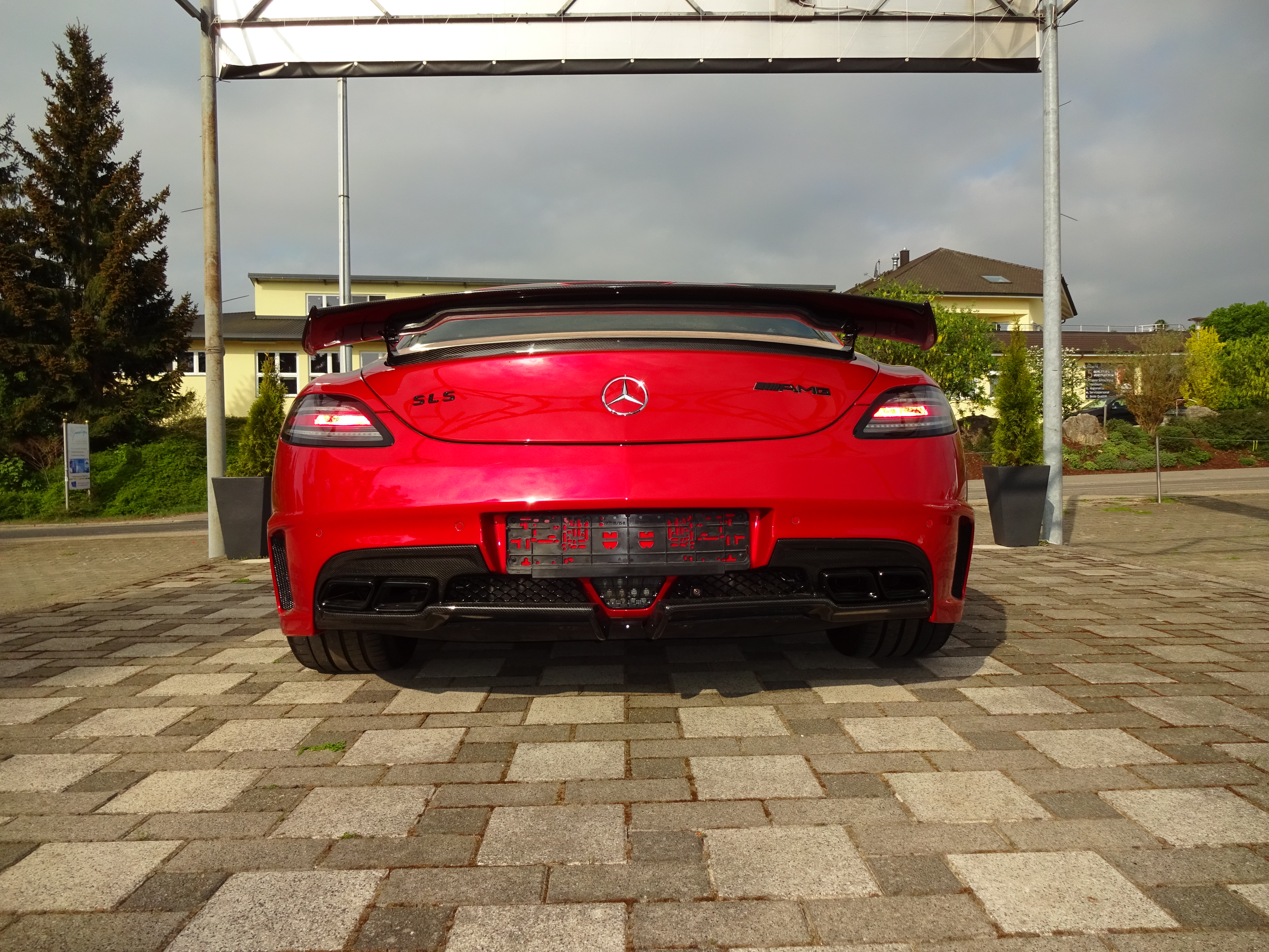SLS C197 Coupe, Roadster, Black Series Look auf der Basis des Serien SLS. Keine Karosseriebearbeitung notwendig. Jederzeit r&uuml;ckr&uuml;stbar. G&ouml;ckel Performance 