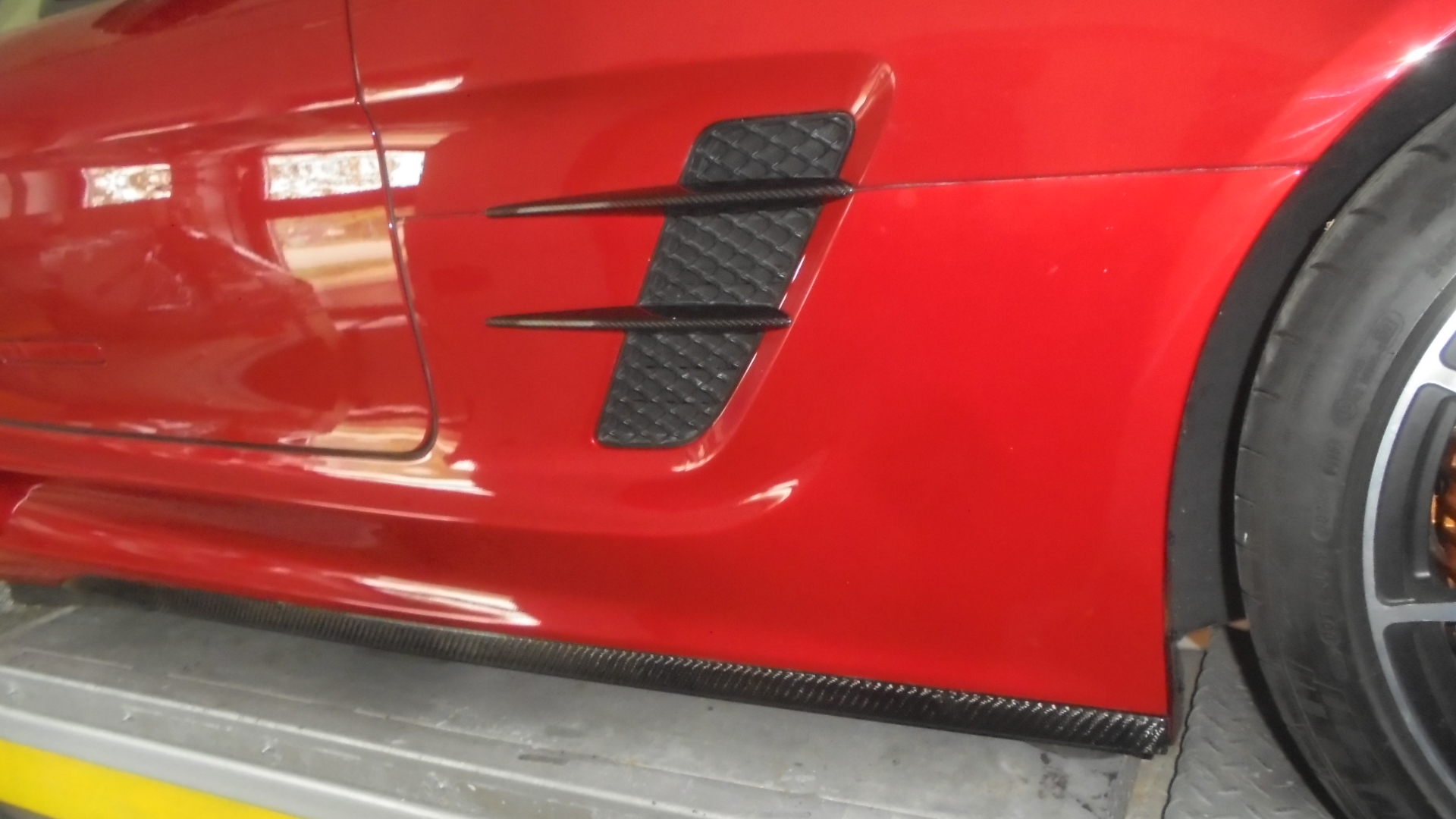 SLS C197 Coupe, Roadster, Black Series Look auf der Basis des Serien SLS. Keine Karosseriebearbeitung notwendig. Jederzeit r&uuml;ckr&uuml;stbar. G&ouml;ckel Performance 